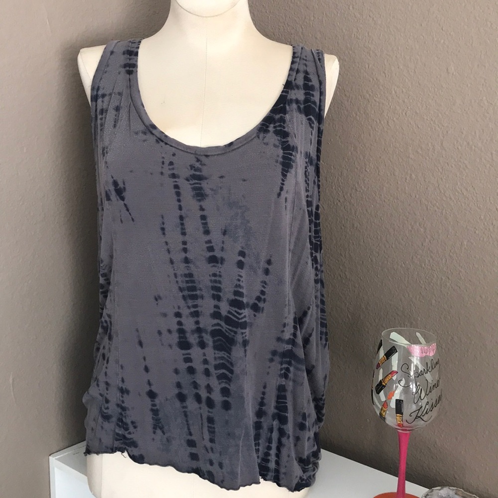 Maj tank with hi low hem